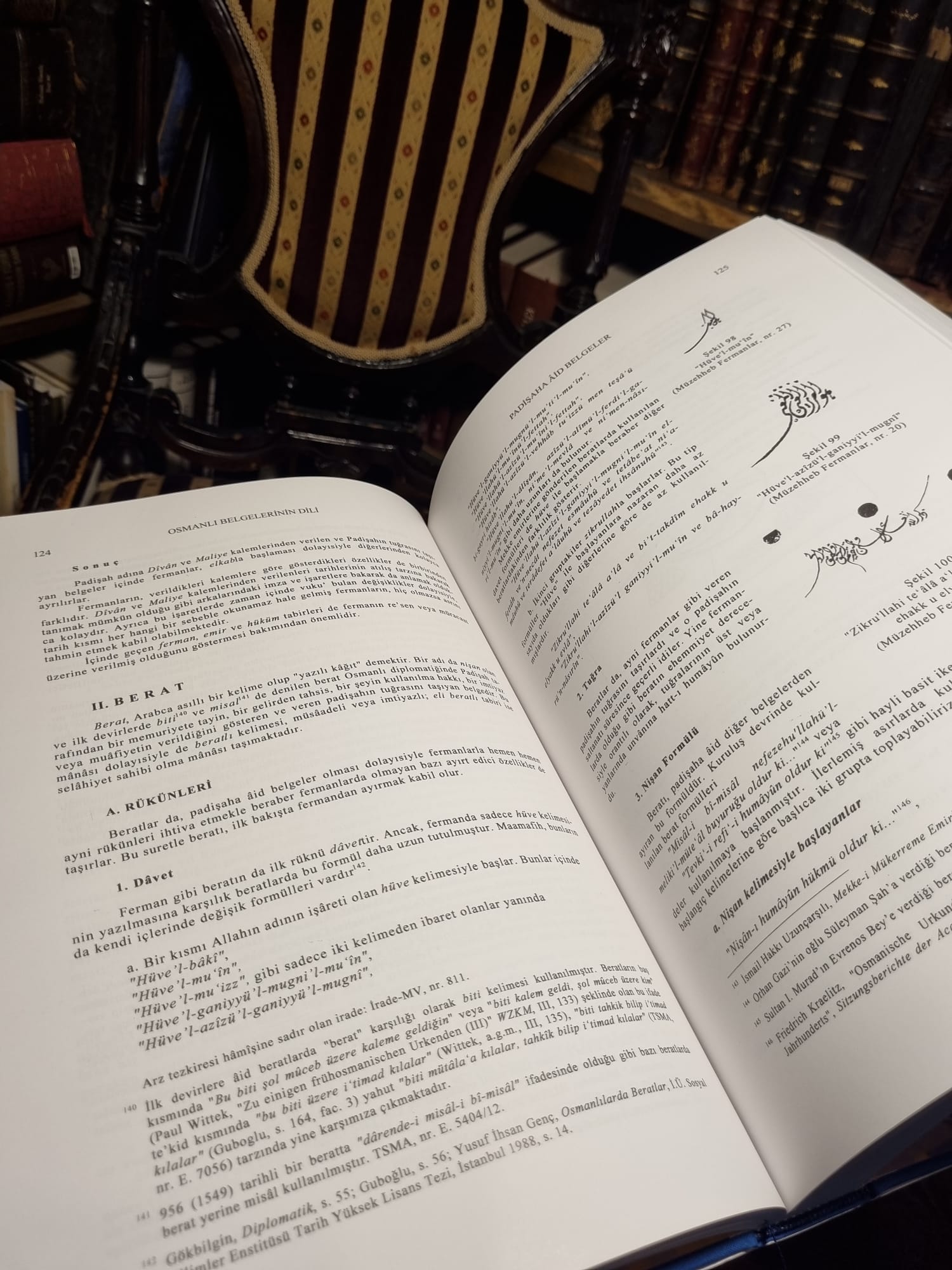 Osmanlı Belgelerinin Dili/ Mübahat S. Kütükoğlu